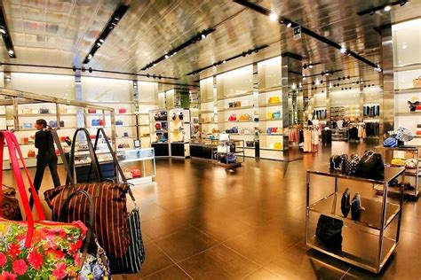 prada arezzo spaccio|Prada Outlet (Space) .